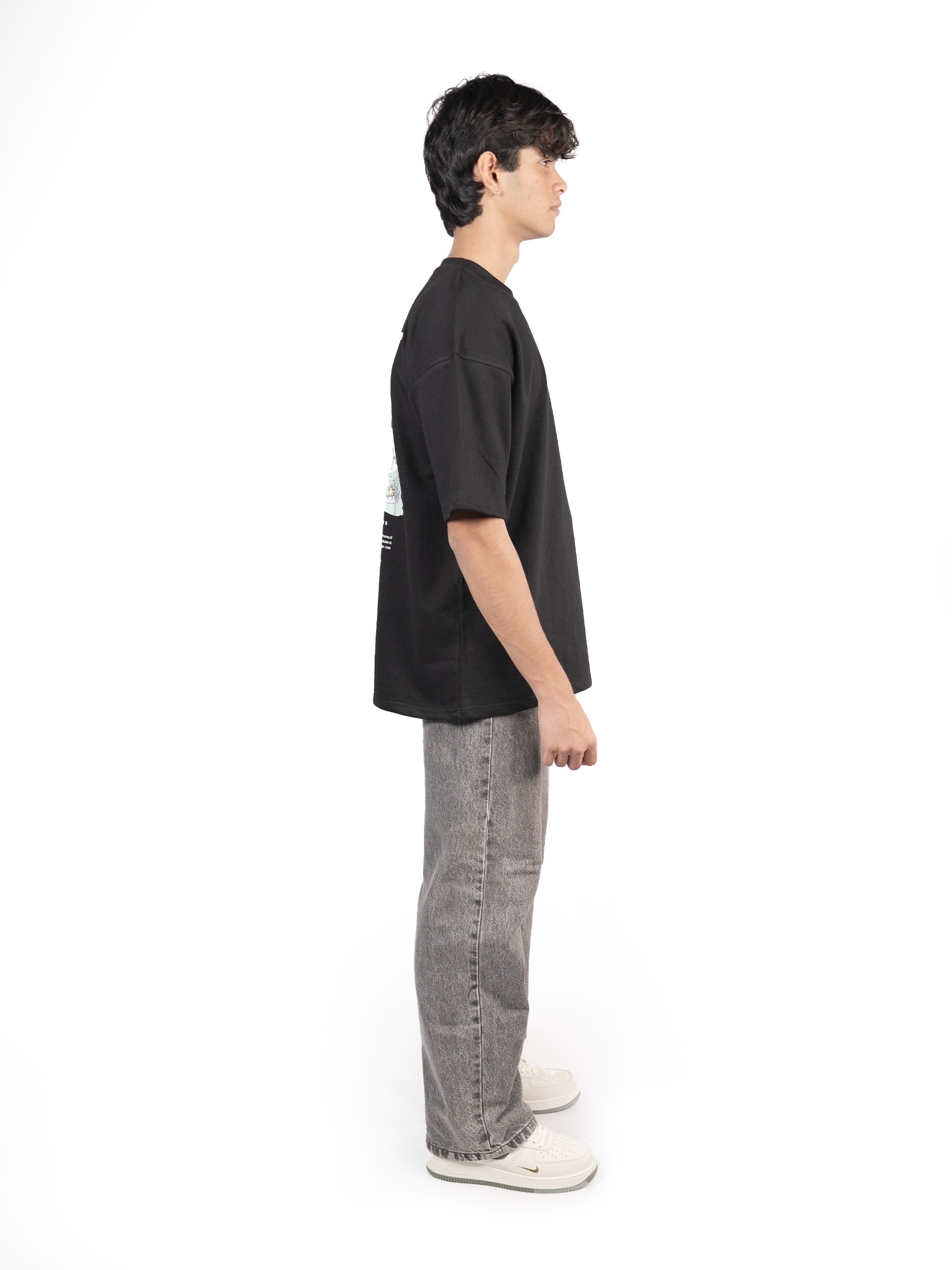 CHILLIN OVERSIZED T-SHIRT