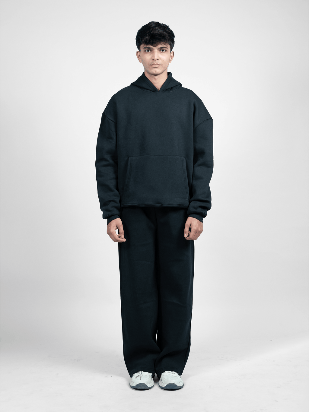 BLACK COZY OVERSIZED HOODIE