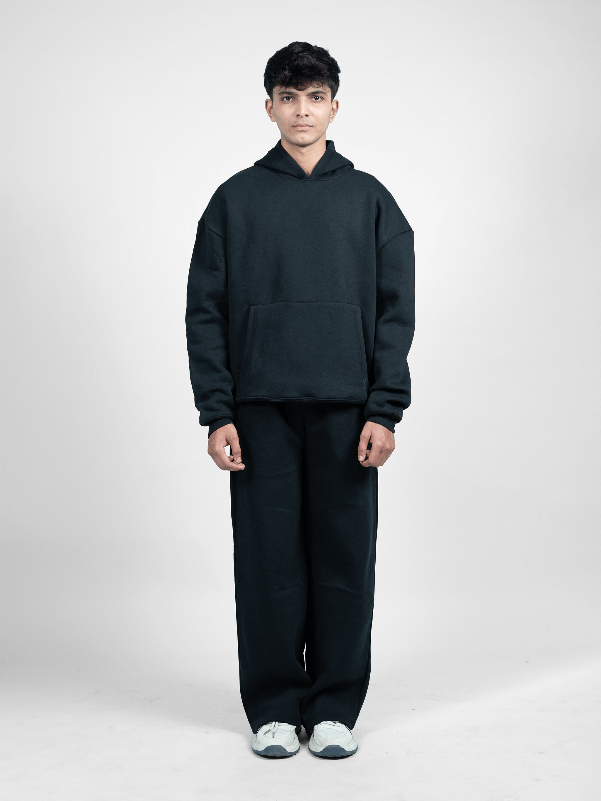 BLACK COZY OVERSIZED HOODIE