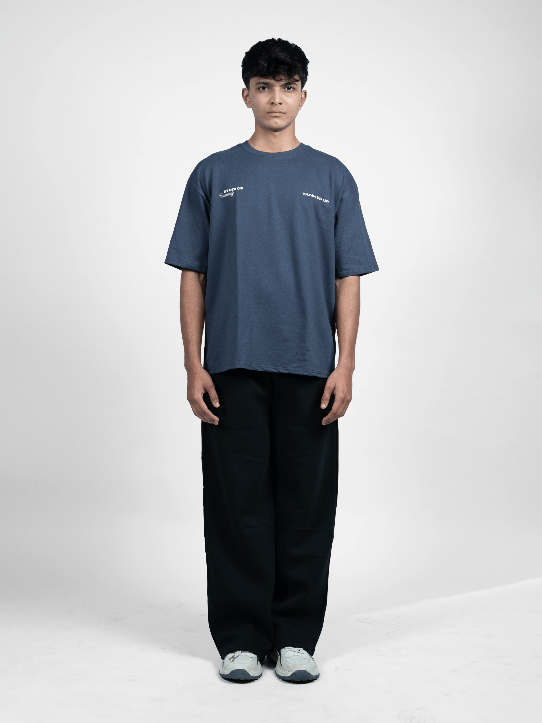 INTERESTING OVERSIZED T-SHIRT