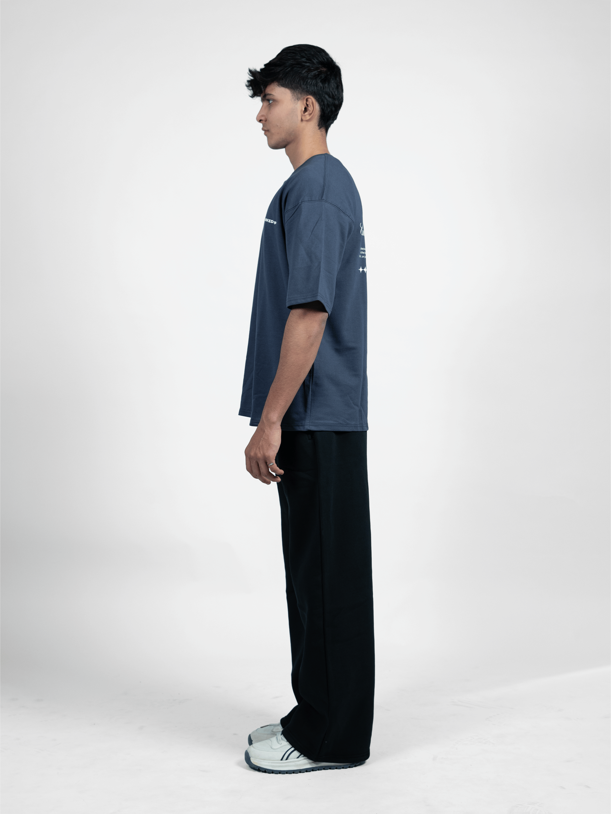 INTERESTING OVERSIZED T-SHIRT