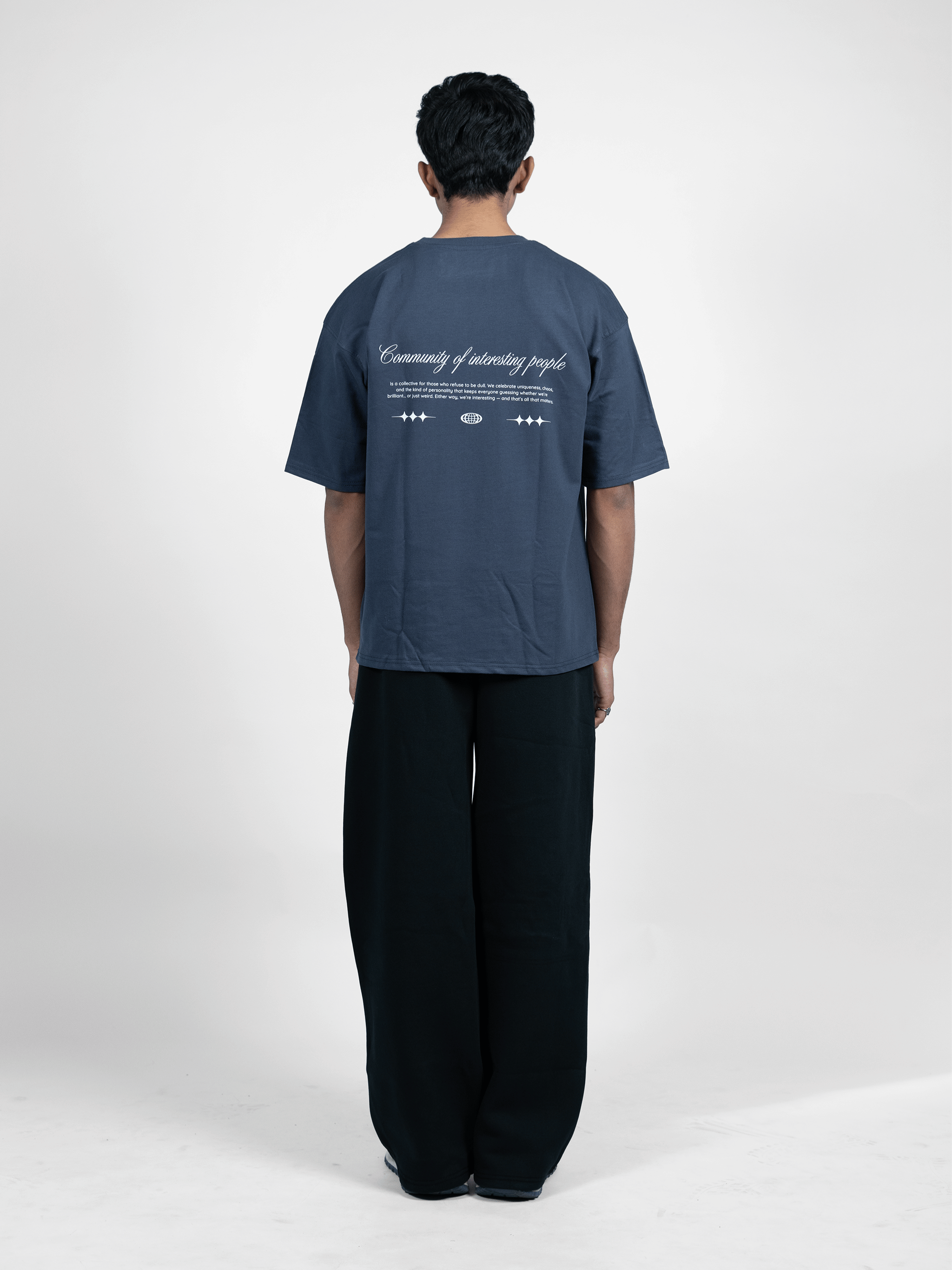 INTERESTING OVERSIZED T-SHIRT