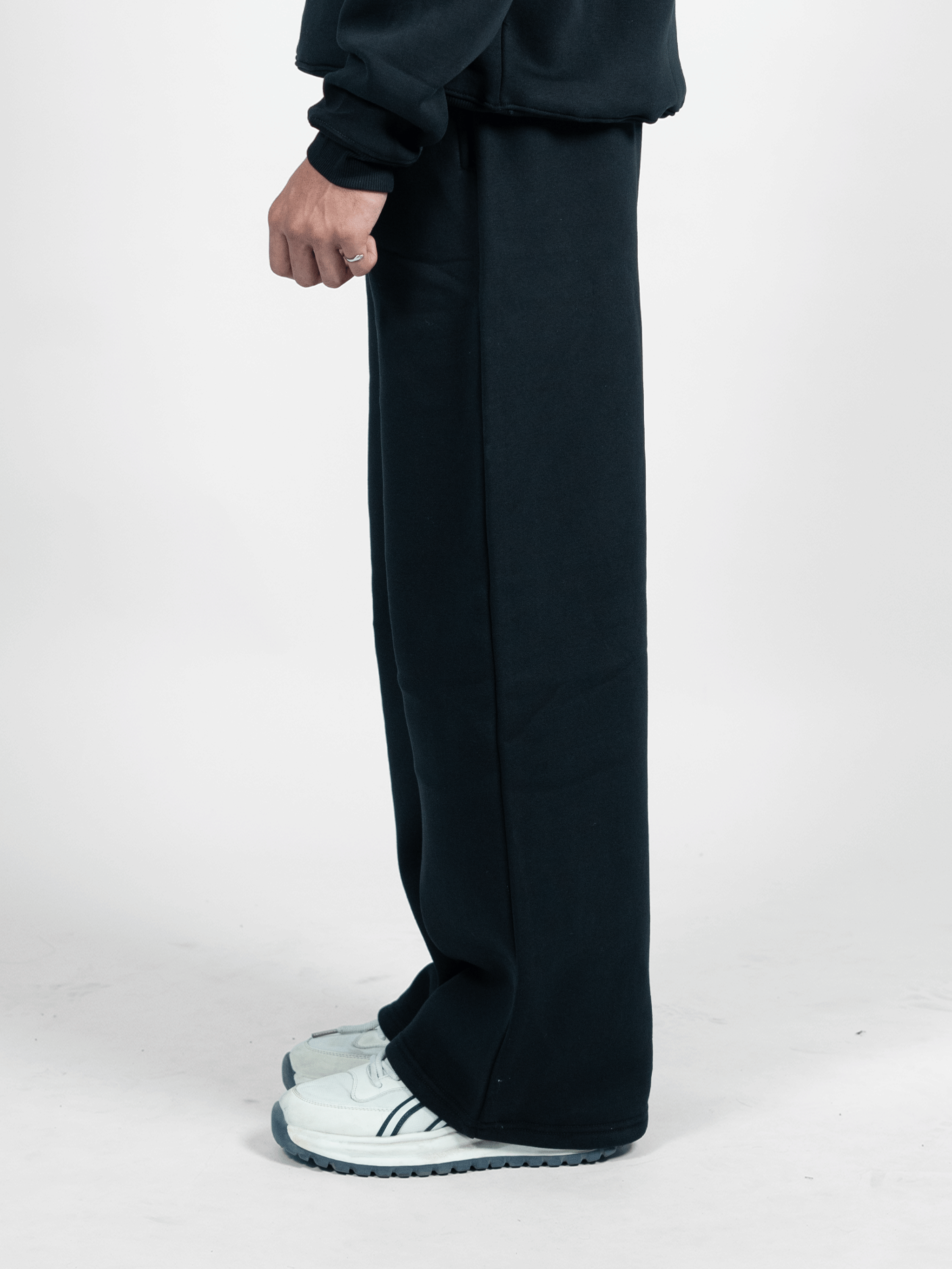 BLACK COZY SWEATPANTS